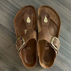 Cognac gizeh Birkenstocks